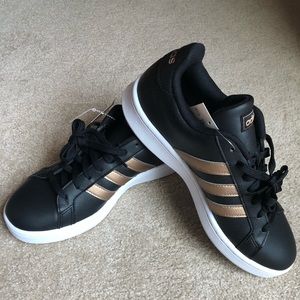 New Adidas Women’s Grand Court Sneaker 8.5M